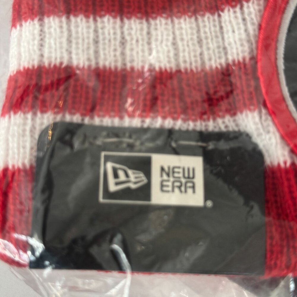 New Era Wisconsin Badgers Beanie Hat Red White 2 Striped Knit Remix Cuff Knit - Picture 5 of 7